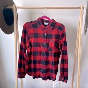 *SOLD* Columbia red & black Buffalo plaid button up, back slit, size L